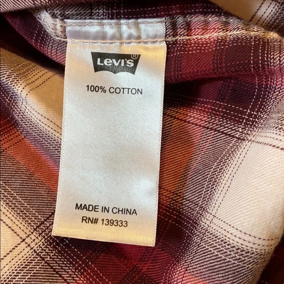 Levi’s button down plaid long sleeve shirt - Picture 5 of 5